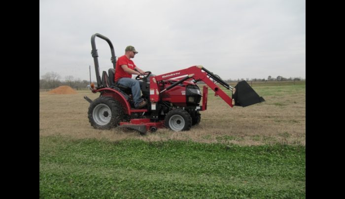 Max 26XL 4WD Shuttle - Weeks Tractor